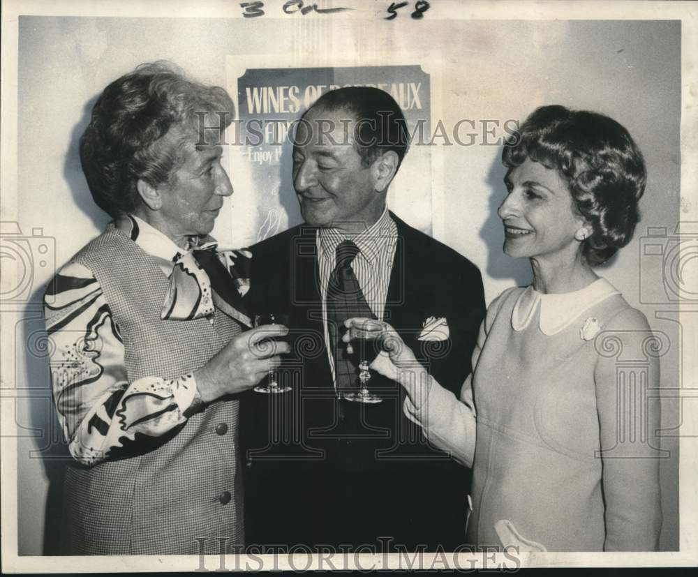 1970 Press Photo Wine-tasting committee of Repertory Theatre New Orleans- Historic Images