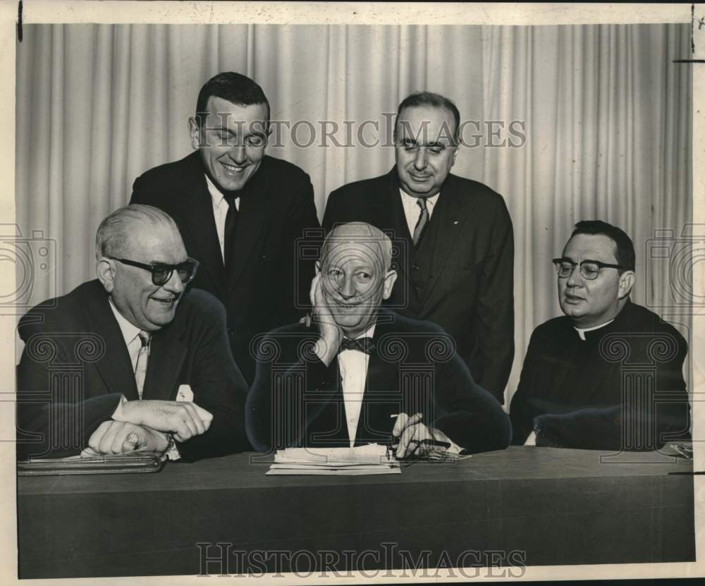 1961 Press Photo Blue Cross Association &amp; Blue Shield convention at Jung hotel - Historic Images