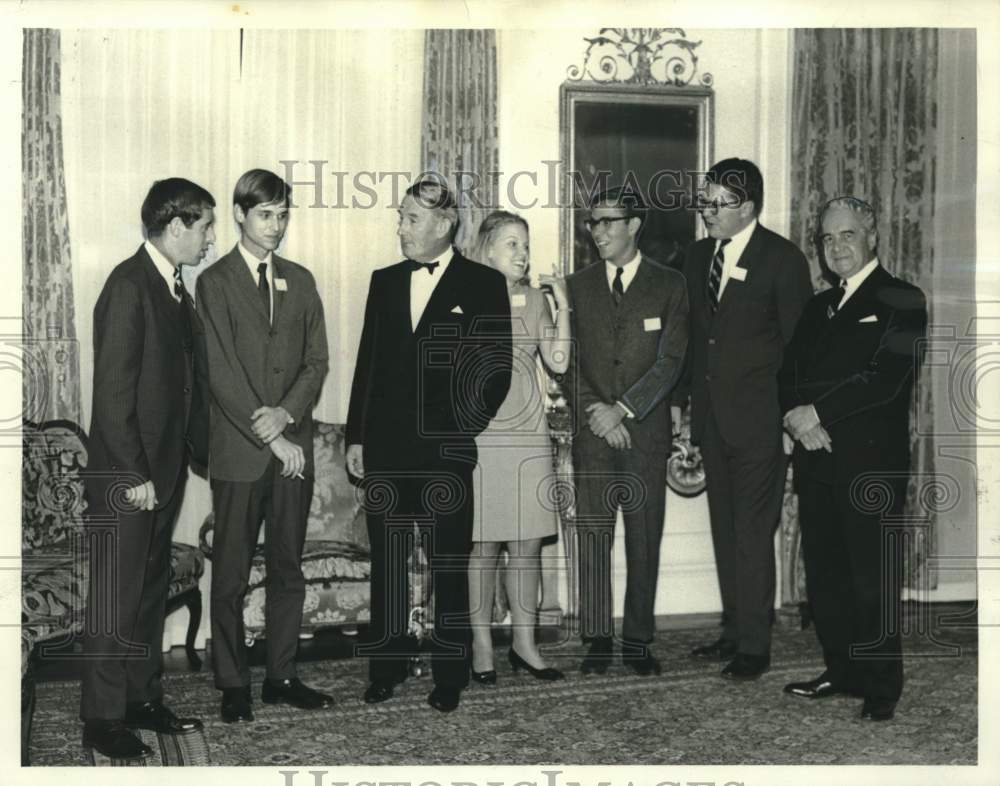 1967 Louisiana Scholars gathered at a London Reception - Historic Images