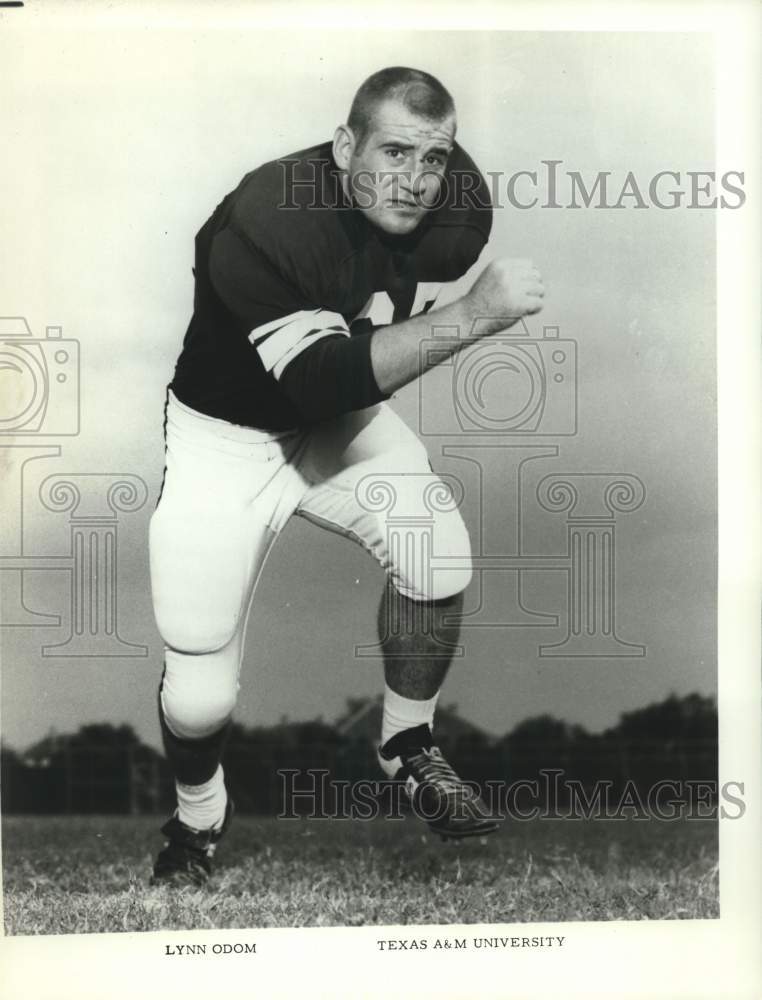 1967 Press Photo Lynn Odom, Texas A&M University Football player, running - Historic Images