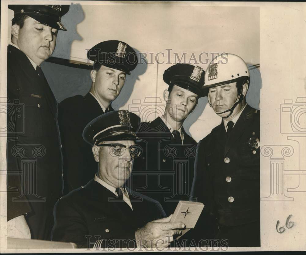 1962 Press Photo Major Dominic J. Palmisano, Police Department Medal of Merit- Historic Images