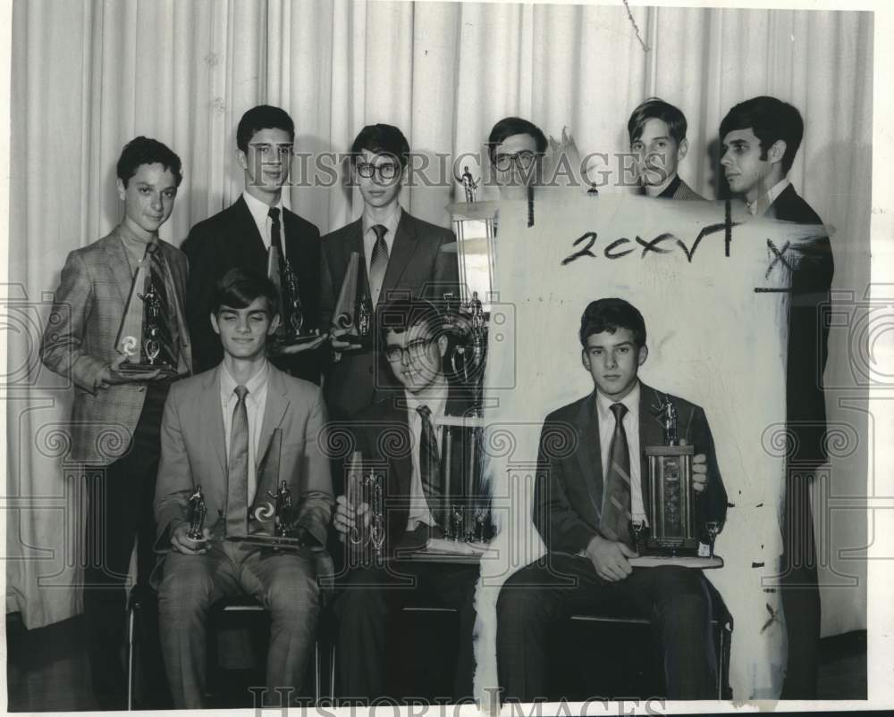 1970 Press Photo Junior Debate Division winner George Panzeca at Loyola- Historic Images