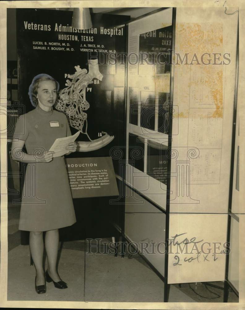 1968 Press Photo Dr. Luceil North, Radiation exposure deferred in pregnant women-Historic Images