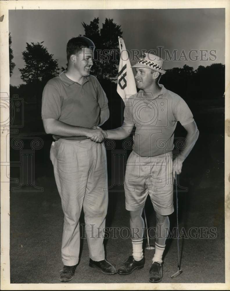 Press Photo David Rheame and Johnny O&#39;Connell playing golf - noo50549 - Historic Images