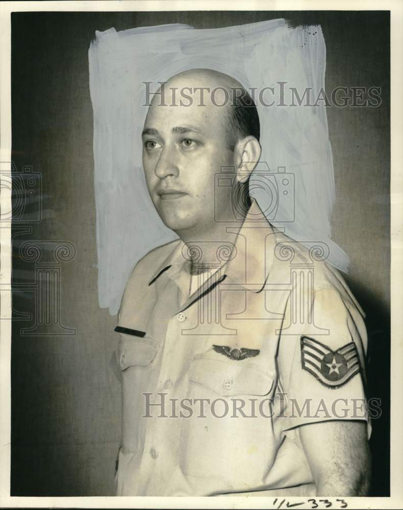 1963 Press Photo Sergeant James L. Davis named "outstanding combat crew member"-Historic Images