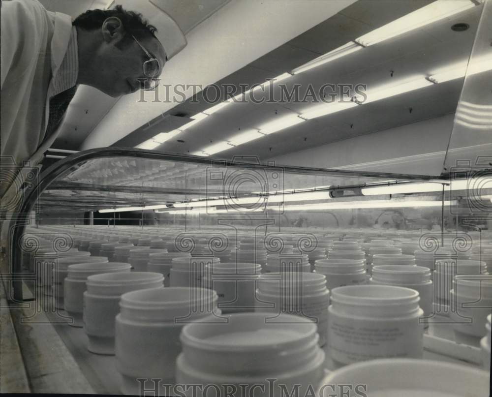 1975 Dave Goddard of Merle Norman Cosmetics manufacturing plant - Historic Images