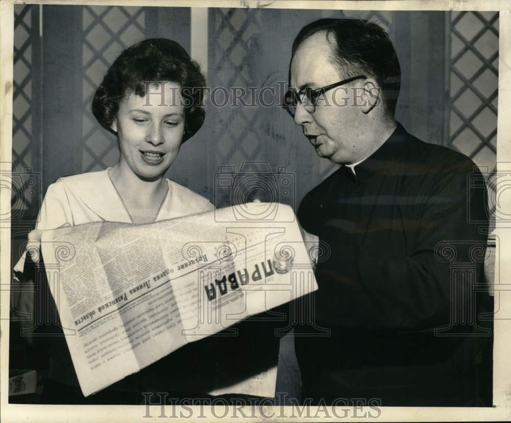 1959 Mary Ann Mattingly & Russian teacher Reverend Clement McNaspy - Historic Images