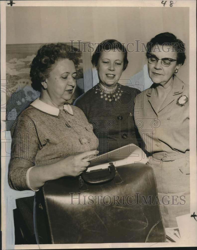 1959 Delta Gamma officers meeting at the Roosevelt Hotel-Historic Images