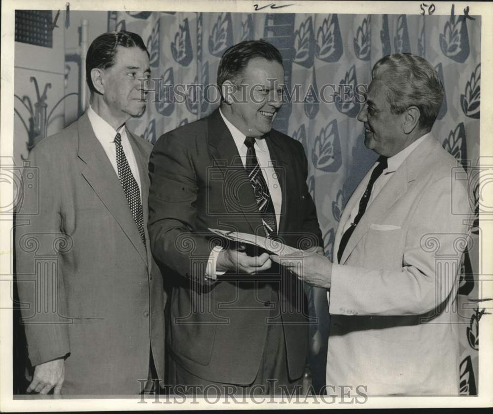 1954 New Orleans dignitaries with World Trade Week proclamation - Historic Images