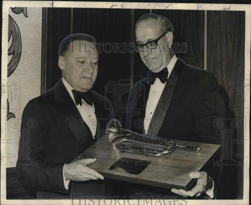 1972 Donald Schultz honors Eads Poitevent &quot;Hornblower of the Year&quot; - Historic Images