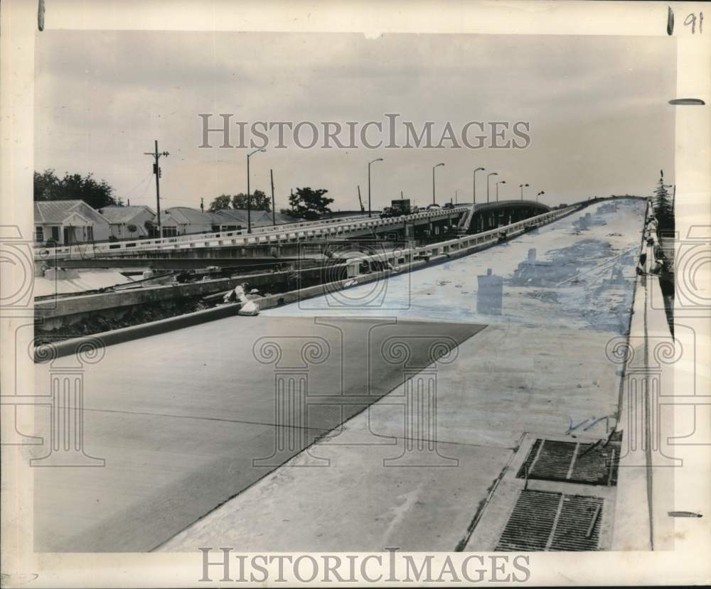 1954 On-going construction of the Palmetto Overpass to S. Carrollton-Historic Images