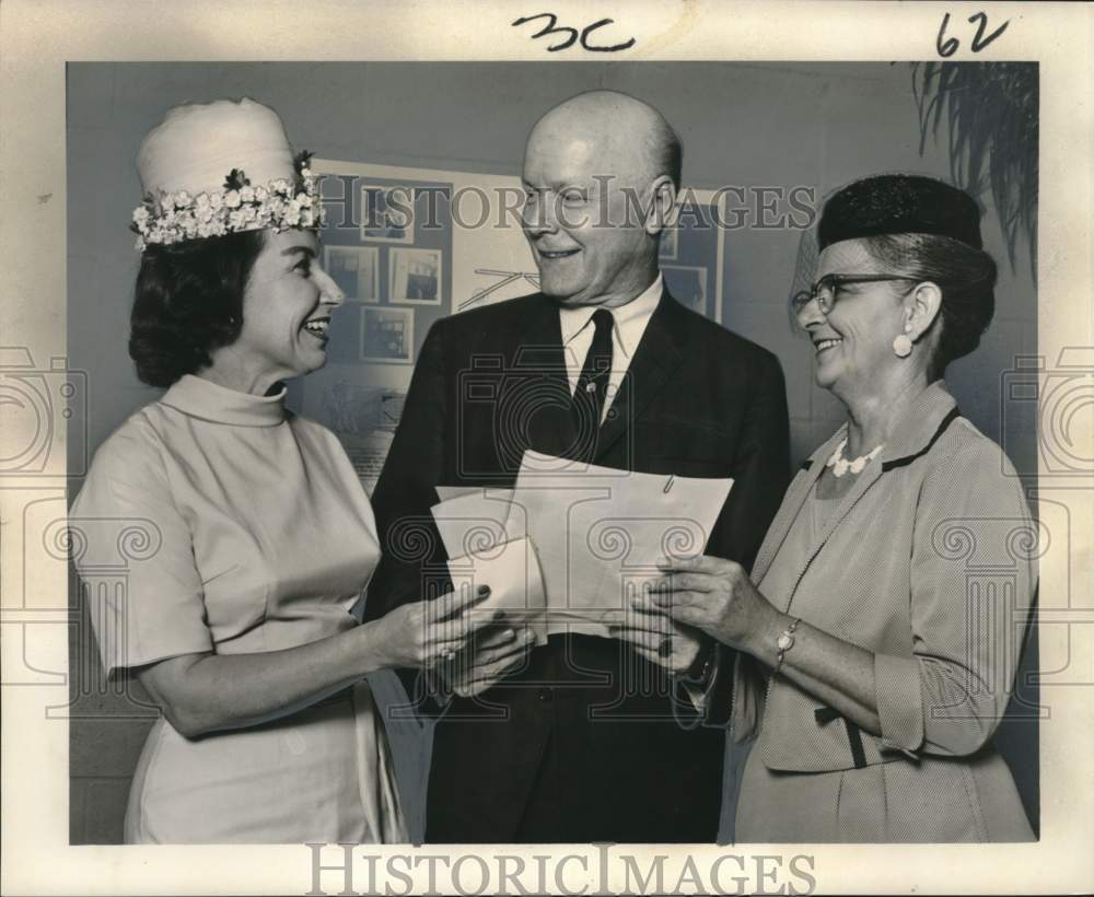 1965 Awards from W. L. Penny representing the Sears Foundation - Historic Images