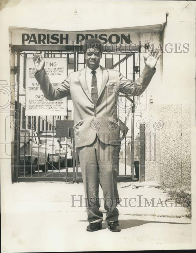 1971 Press Photo Isaac Peart, released from Parish Prison after 17 years-Historic Images