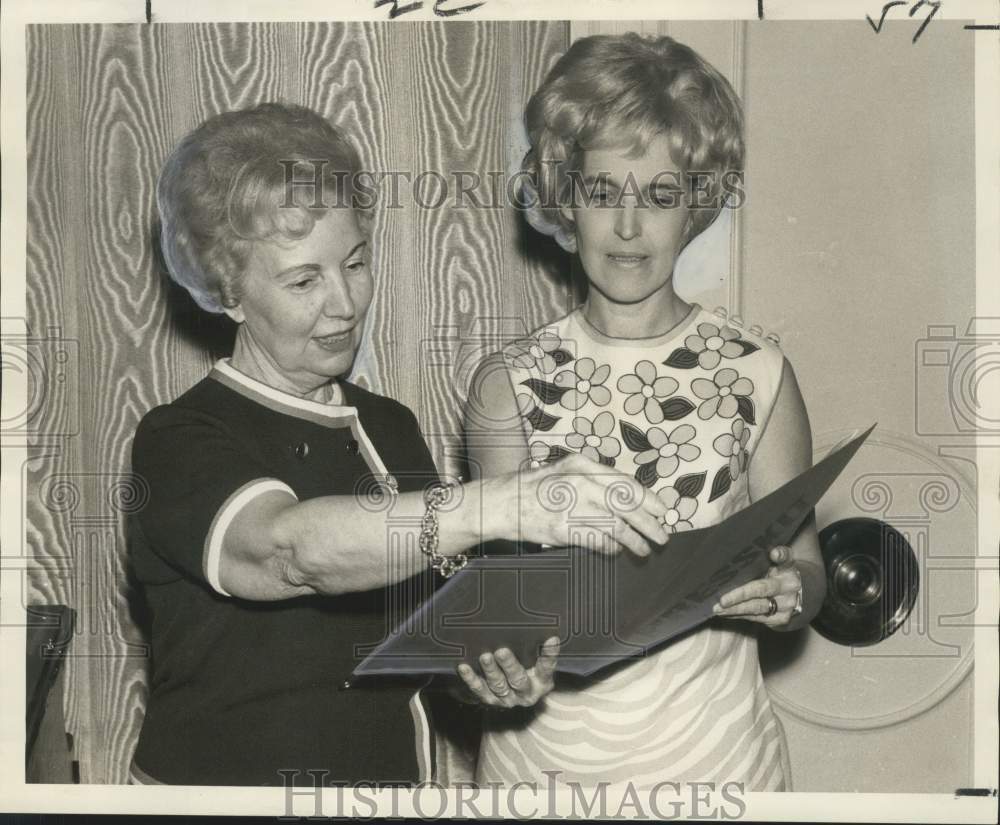 1970 Mrs. Leon S. Price & Madelyn Wills- National P-TA convention - Historic Images