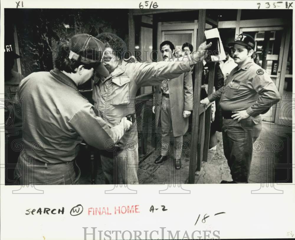 1979 National Guardsmen guarding the City Hall Building - Historic Images