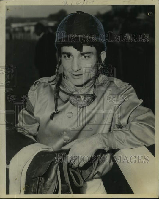 Press Photo Clarence Meaux, Jockey - noo54790 - Historic Images