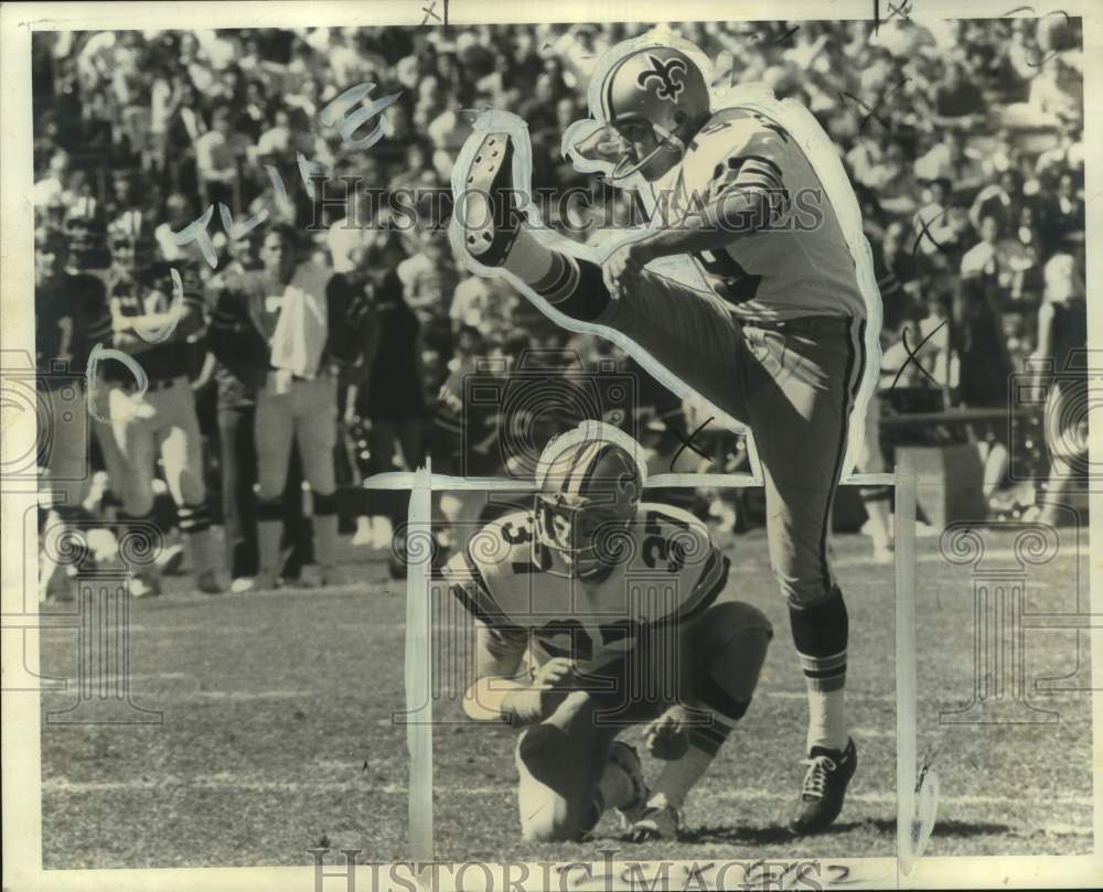 1975 Press Photo New Orleans Saints - Tom Myers and Bill McClard in Game - Historic Images