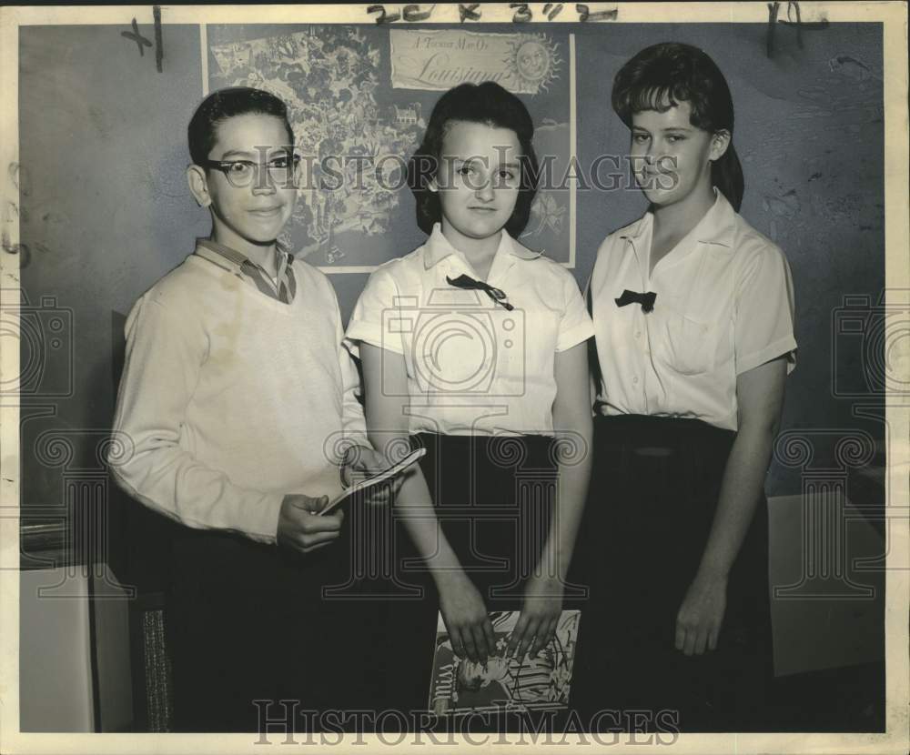 1961 St. Louis Cathedral students presented scholarships-Historic Images