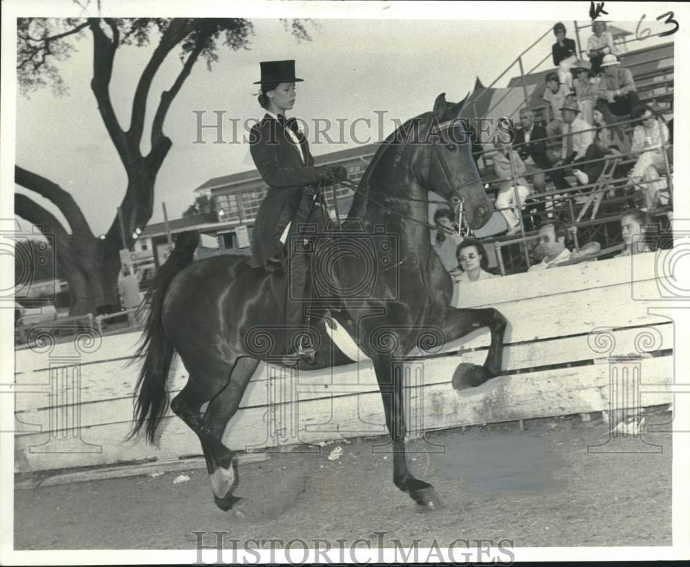 1978 Press Photo Barbara Smith riding on King&#39;s Pennie at St Martin&#39;s Horse Show- Historic Images