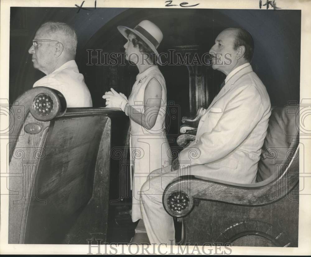 1966 Mayor Victor H. Schiro with wife at St. Joseph&#39;s Church Mass-Historic Images