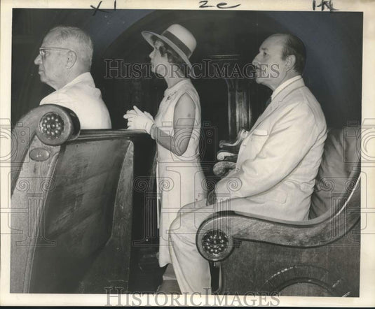 1966 Mayor Victor H. Schiro with wife at St. Joseph's Church Mass-Historic Images