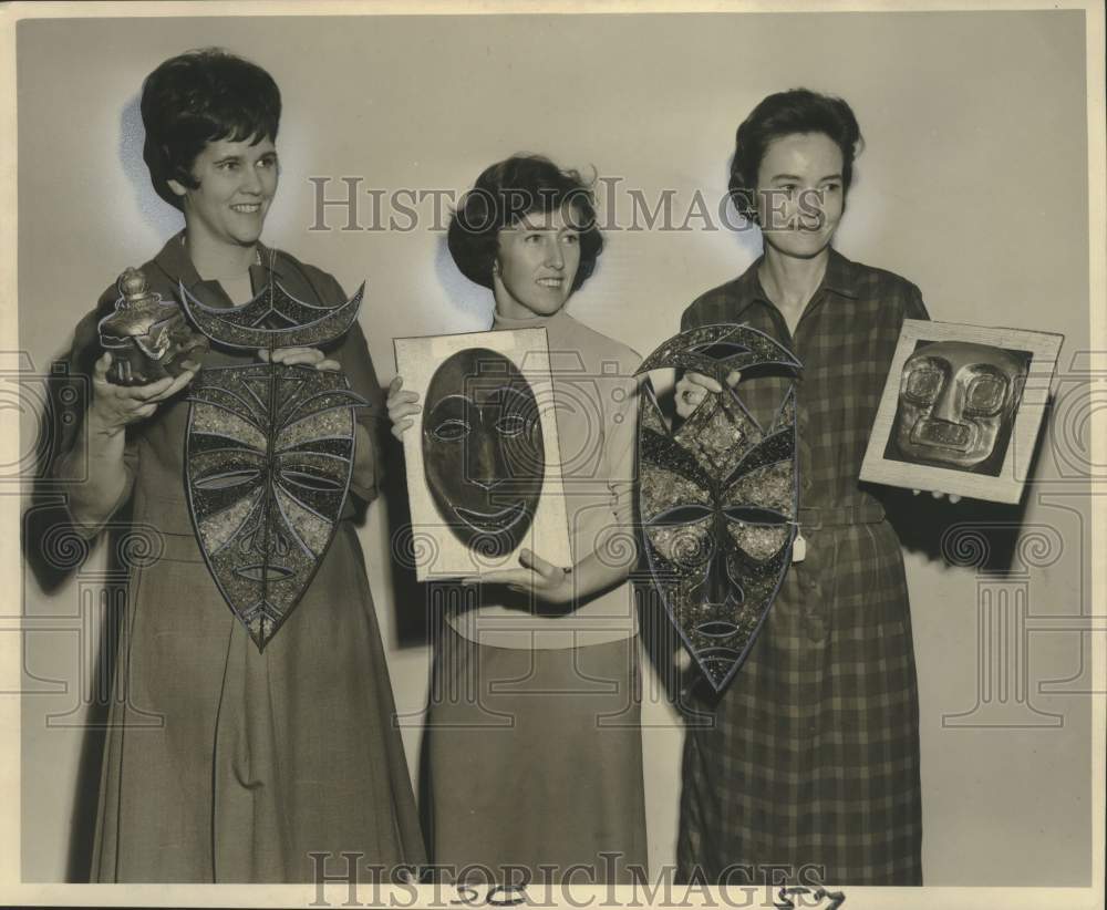 1965 Press Photo Masks on display at Christmas Bazaar at First Unitarian Church - Historic Images