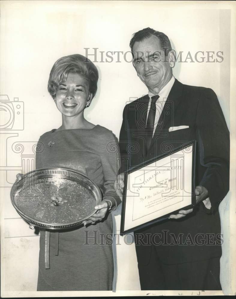 1967 Mr. &amp; Mrs. Willard Robertson With Award From Leukemia Society-Historic Images