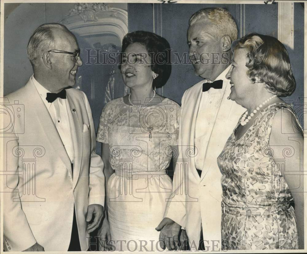 1964 Press Photo Chester Mehurins and Lawrence Goodspeeds attend banquet.- Historic Images