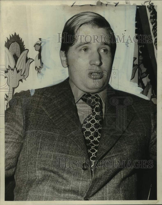 1970 Peter Reed at Porter's to show Austin Reed winter collection - Historic Images