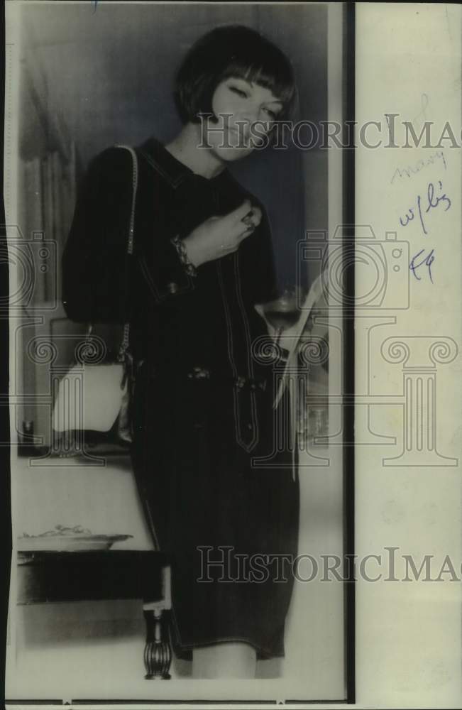 1966 Press Photo Mary Quant, Great Britain&#39;s Fashion Designer, Honored by Queen - Historic Images