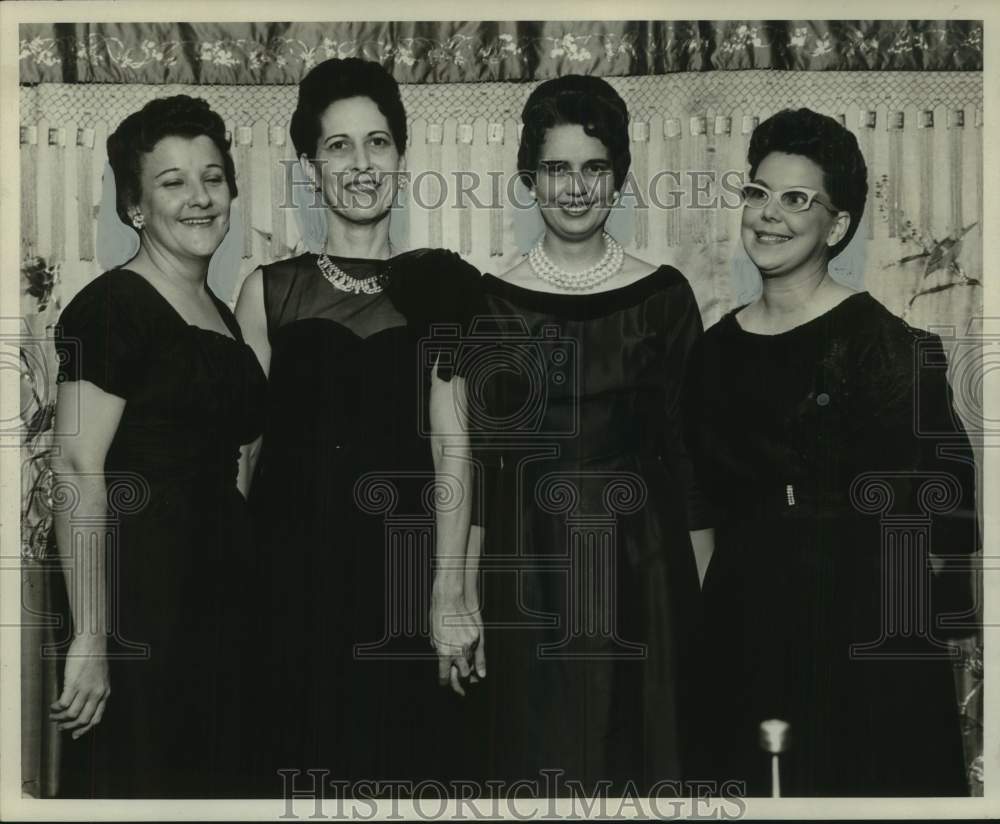 1961 New officers of the Gretna Sportsmen&#39;s Club Auxiliary installed-Historic Images