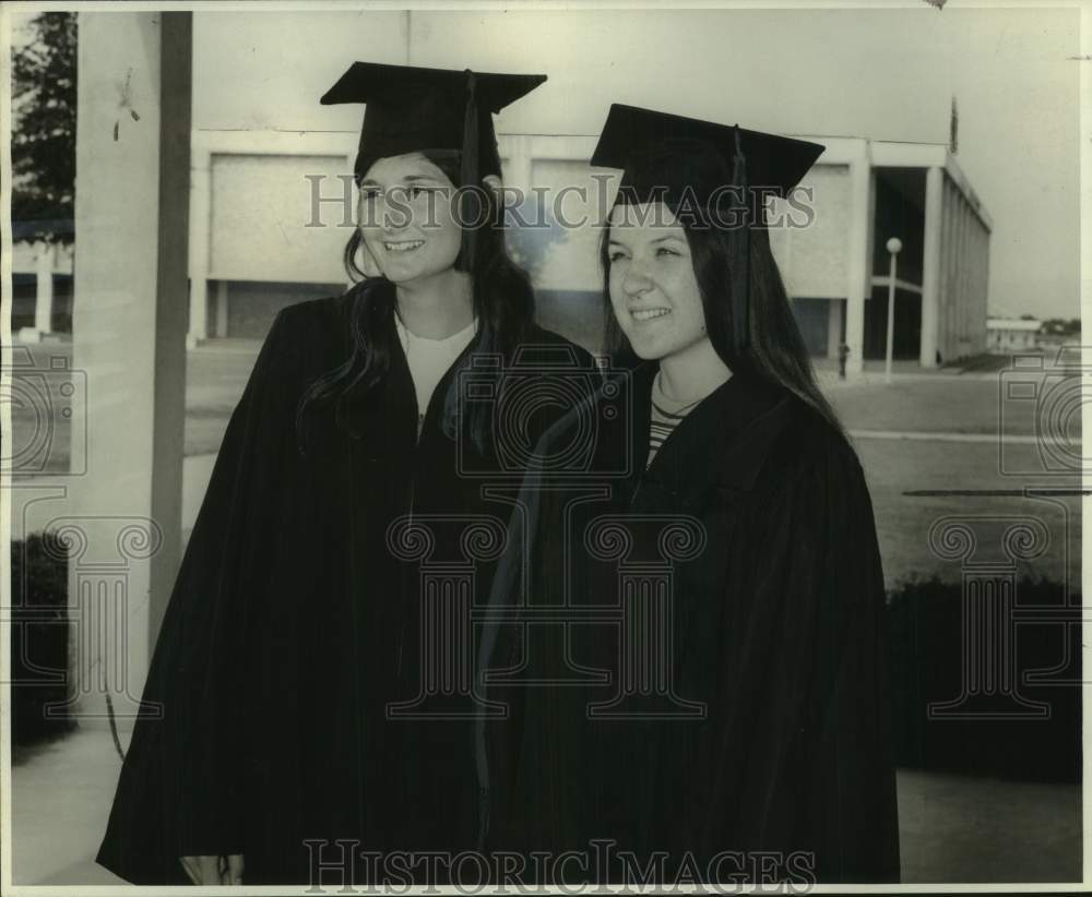 1971 Sharon Coryell, Patricia Hodapp Reggio, Top LSUNO Graduates - Historic Images