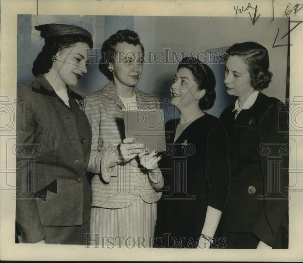 1953 Press Photo Women&#39;s Group officials meeting for a caucus - Historic Images