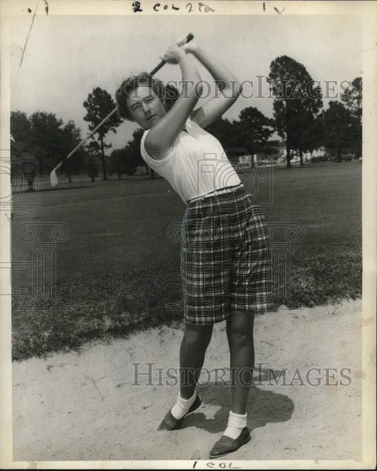1956 Press Photo Wanda Sanches Plays Golf - noo62434- Historic Images