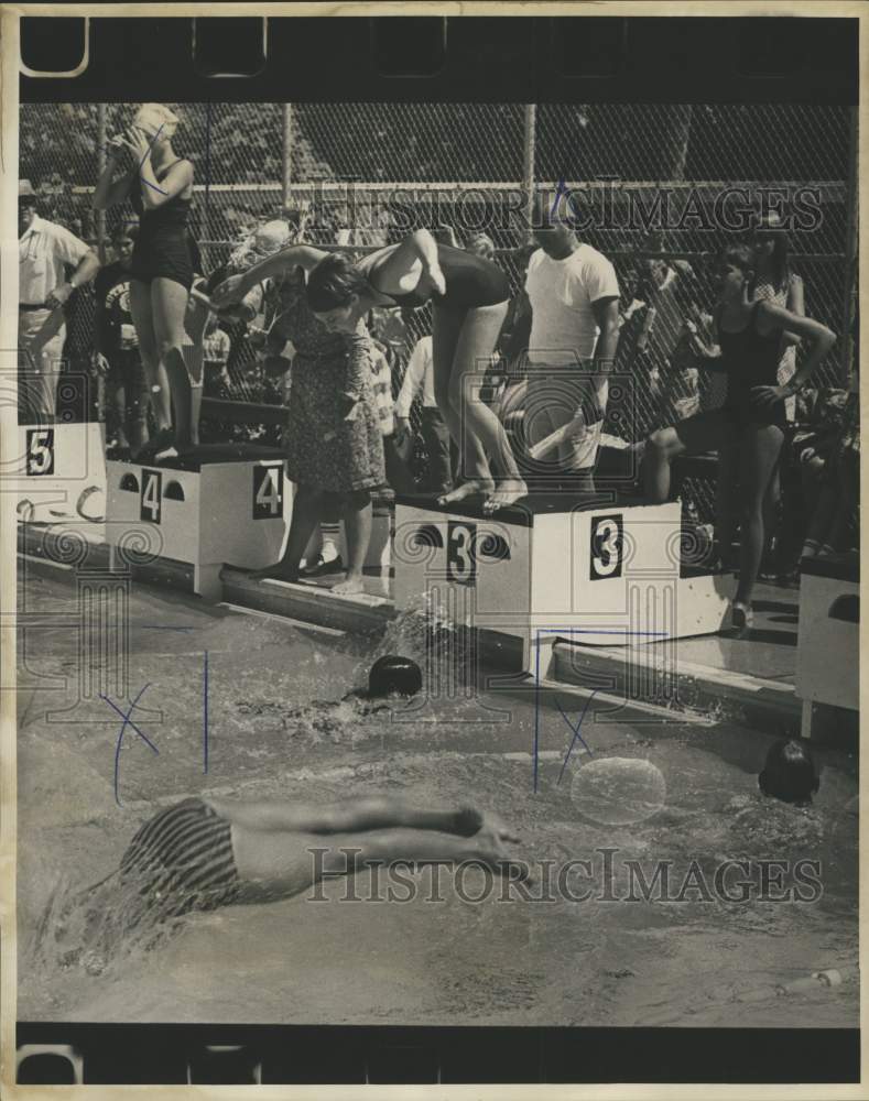 1967 Press Photo State Region One swim meet at the Kehoe Academy pool- Historic Images