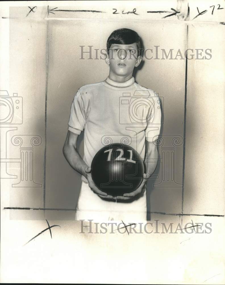 1969 Press Photo Randy Schule, member of Friendship League at Expressway Lanes- Historic Images