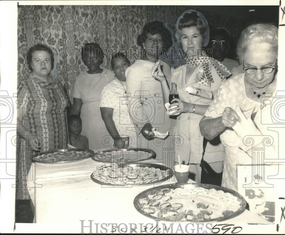 1971 Jefferson Parish Women Against Crime - Historic Images