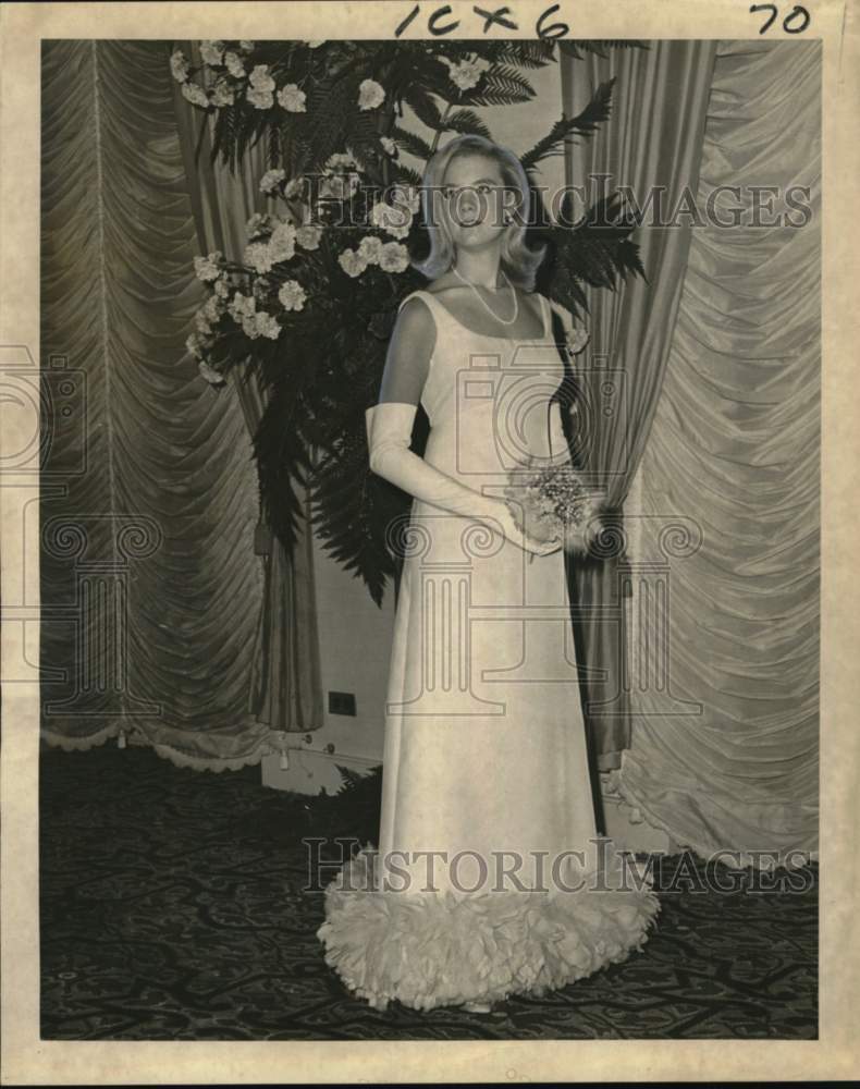 1967 Miss Helen Augusta Singreen at Vieux Carre Hotel Reception - Historic Images