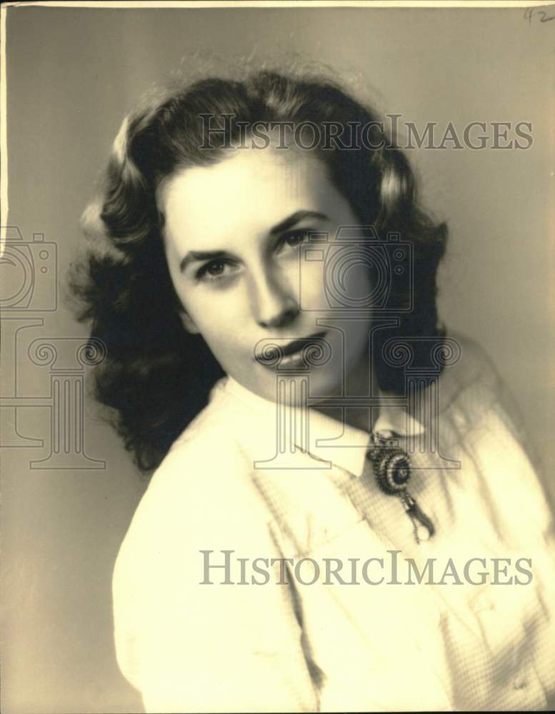 1950 Gloria Winn in Closeup Portrait - Historic Images