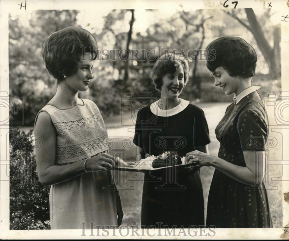 1962 New members of Junior League of New Orleans at league party - Historic Images