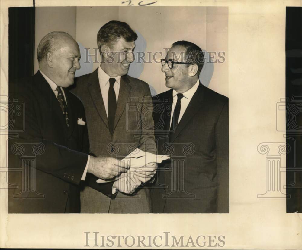 1963 Dr. Ernest Witte greeted at New Orleans Chamber of Commerce - Historic Images