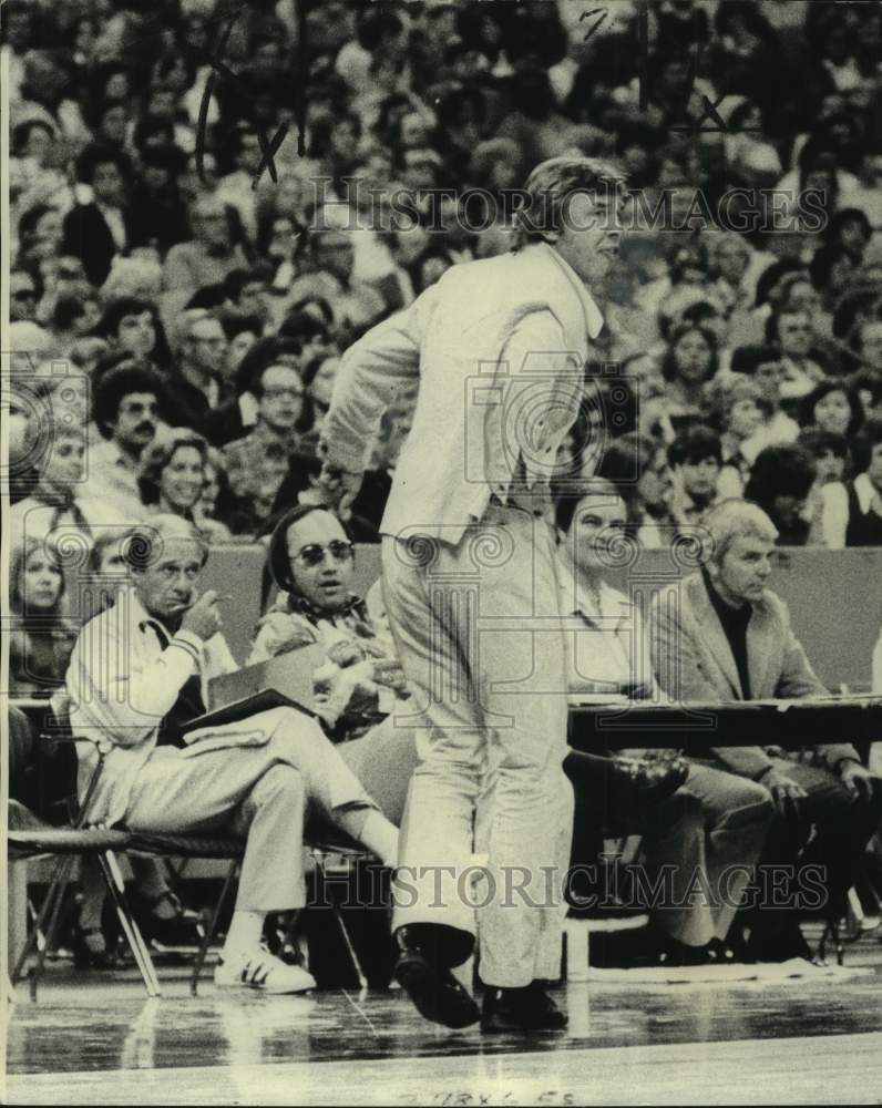 1976 Press Photo Butch van Breda Kolff, Head Coach, New Orleans Jazz Basketball- Historic Images