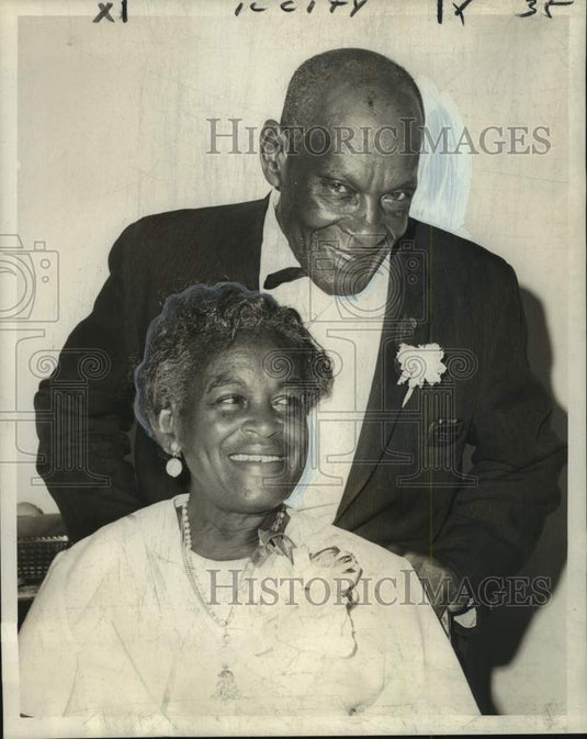 1966 Mr & Mrs Louis Washington celebrate 50th wedding anniversary - Historic Images