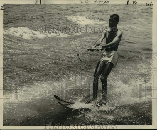 1953 Press Photo Joe Morgan skiing across Lake Pontchartrain - noo68702 - Historic Images