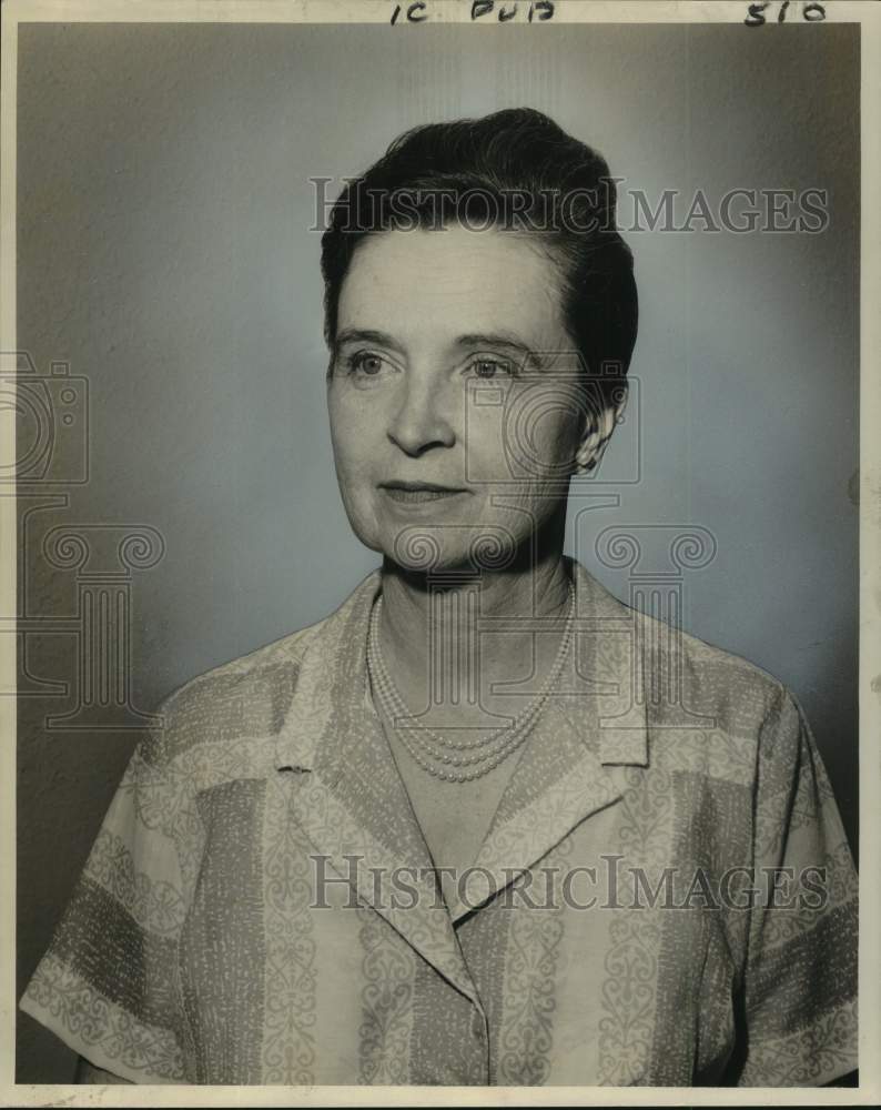 1962 Mrs. Roy Sessums, president of the Garden Guild - Historic Images