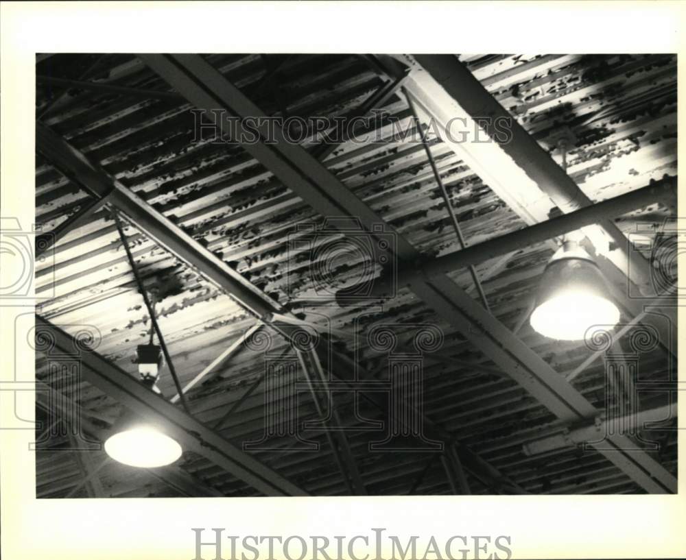 1995 Deplorable condition of O. Perry Walker High School gym - Historic Images