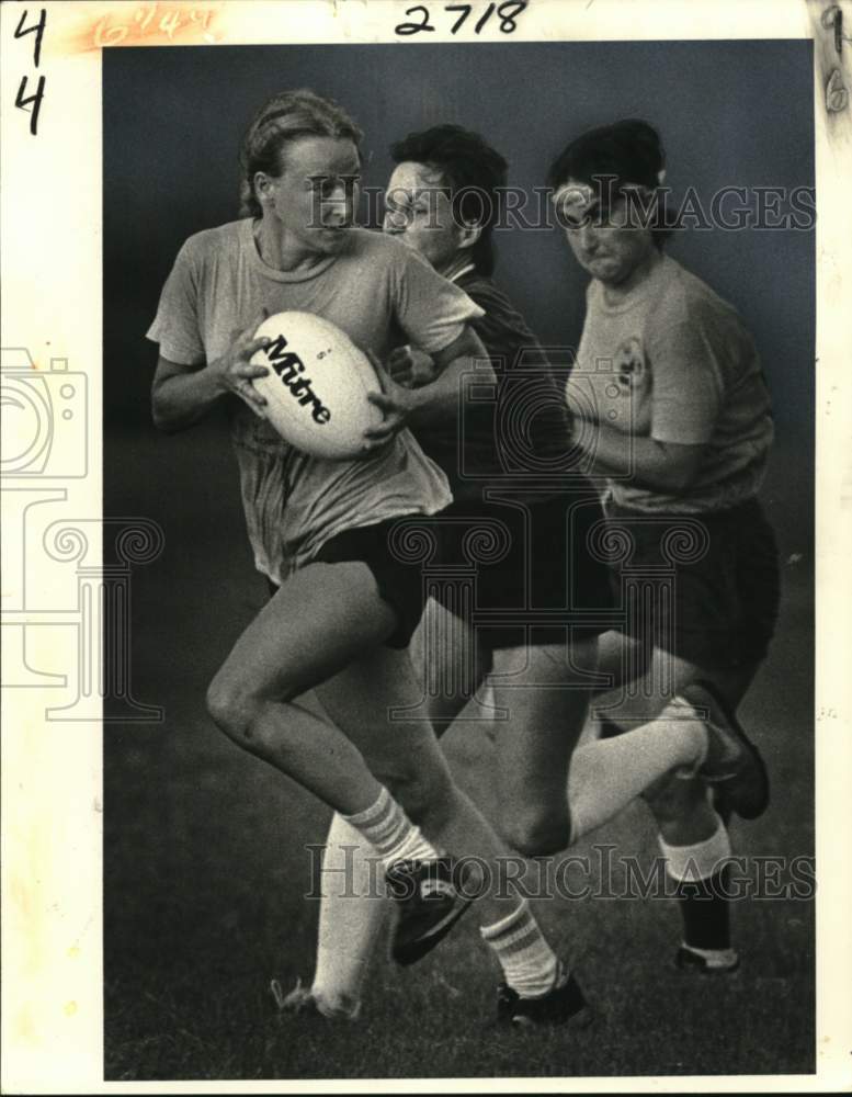1982 Press Photo Rugby players at Batture Field in New Orleans area ...