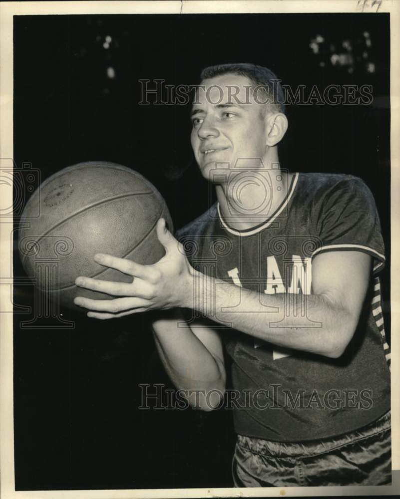 Press Photo Tulane&#39;s Dick O&#39;Brien, basketball guard, top ranked in free throws - Historic Images