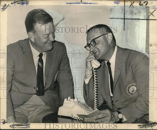 1965 Press Photo New Orleans Golf tourney members Jack Weiss and James Hyde- Historic Images