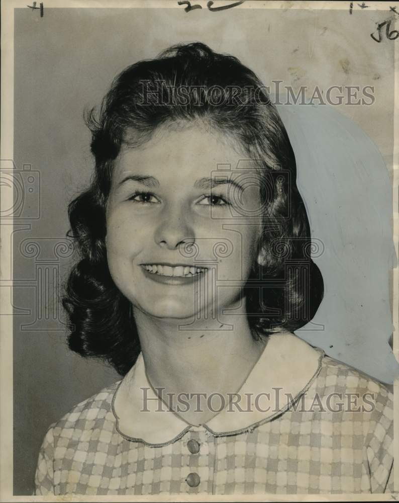 1961 New Orleans Derby Queen Diane Veith smiles in Closeup - Historic Images